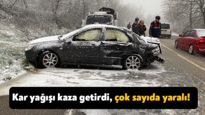 Kocaeli'de yoğun kar yağışı sebebiyle kayganlaşan yolda 2 otomobil çarpıştığı