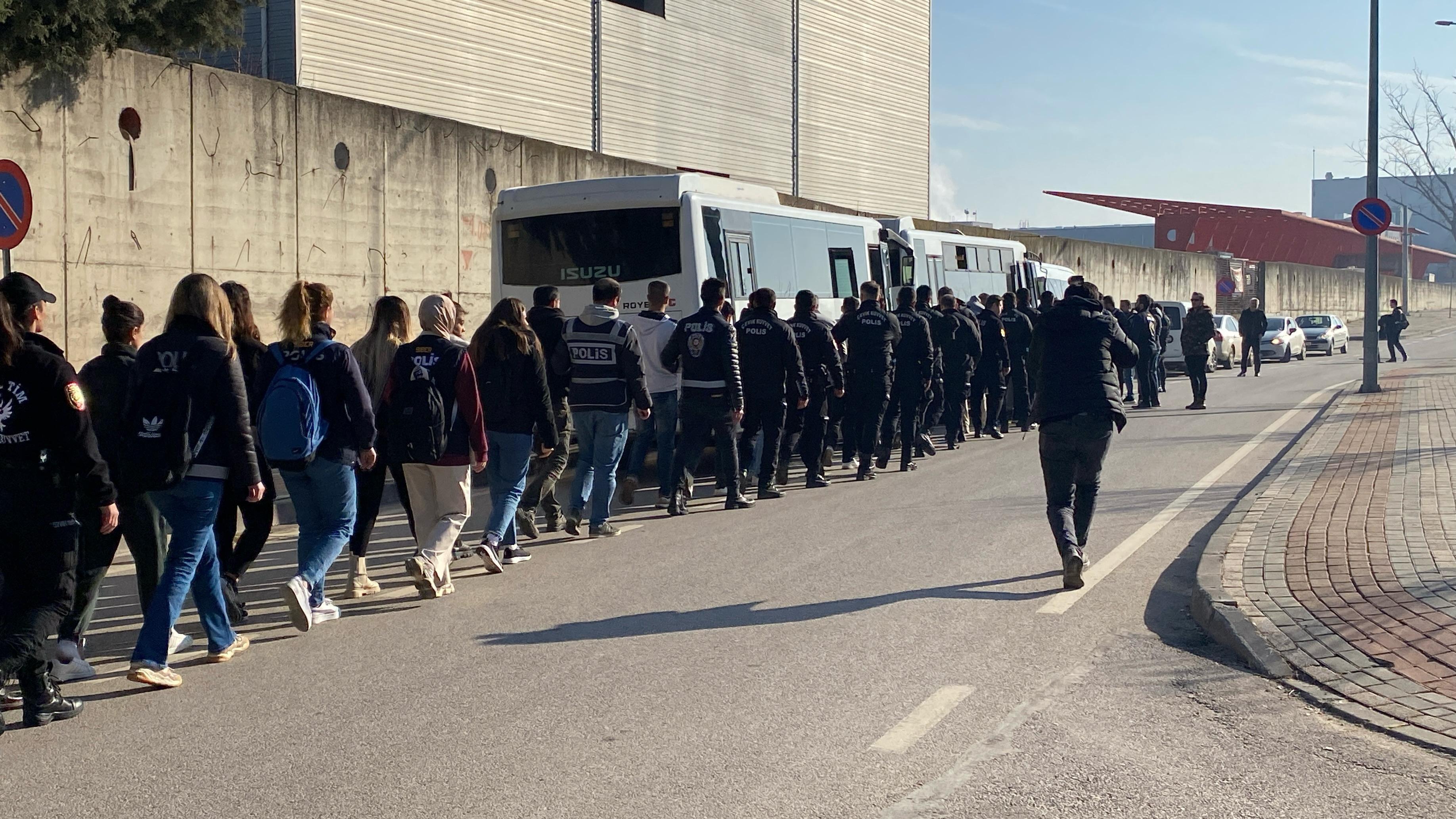 Kocaeli merkezli 5 ilde operasyon Sahte bungalov ilaniyla 120 milyonluk vurgun 1