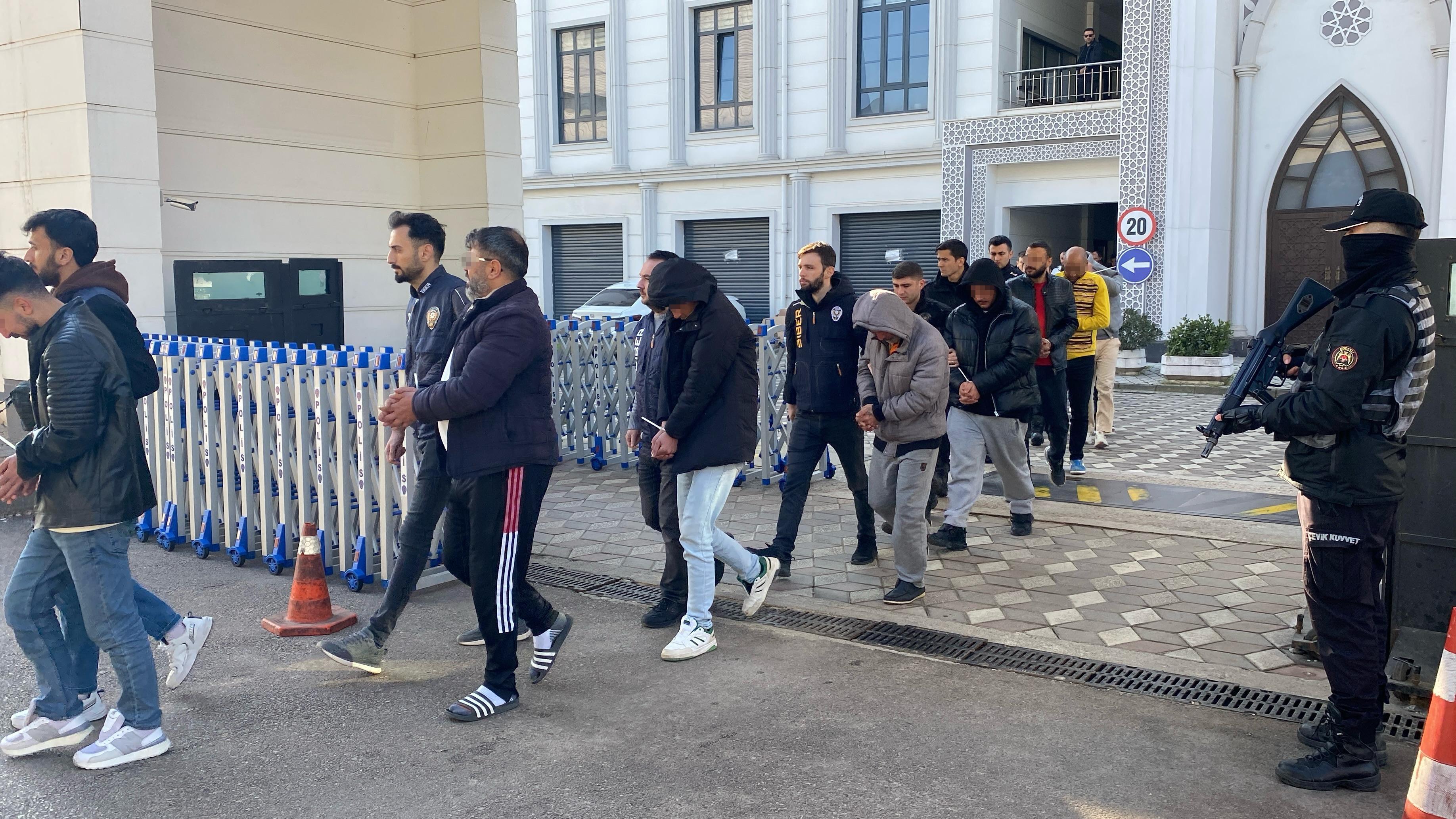 Kocaeli merkezli 5 ilde operasyon Sahte bungalov ilaniyla 120 milyonluk vurgun8