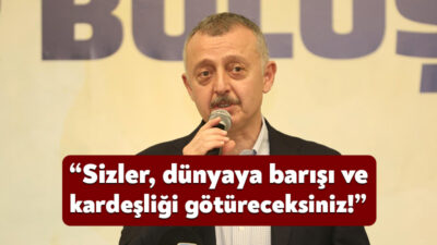 Kocaeli Büyükşehir Belediyesi öncülüğünde organize edilen programda protokol üyeleri yetim