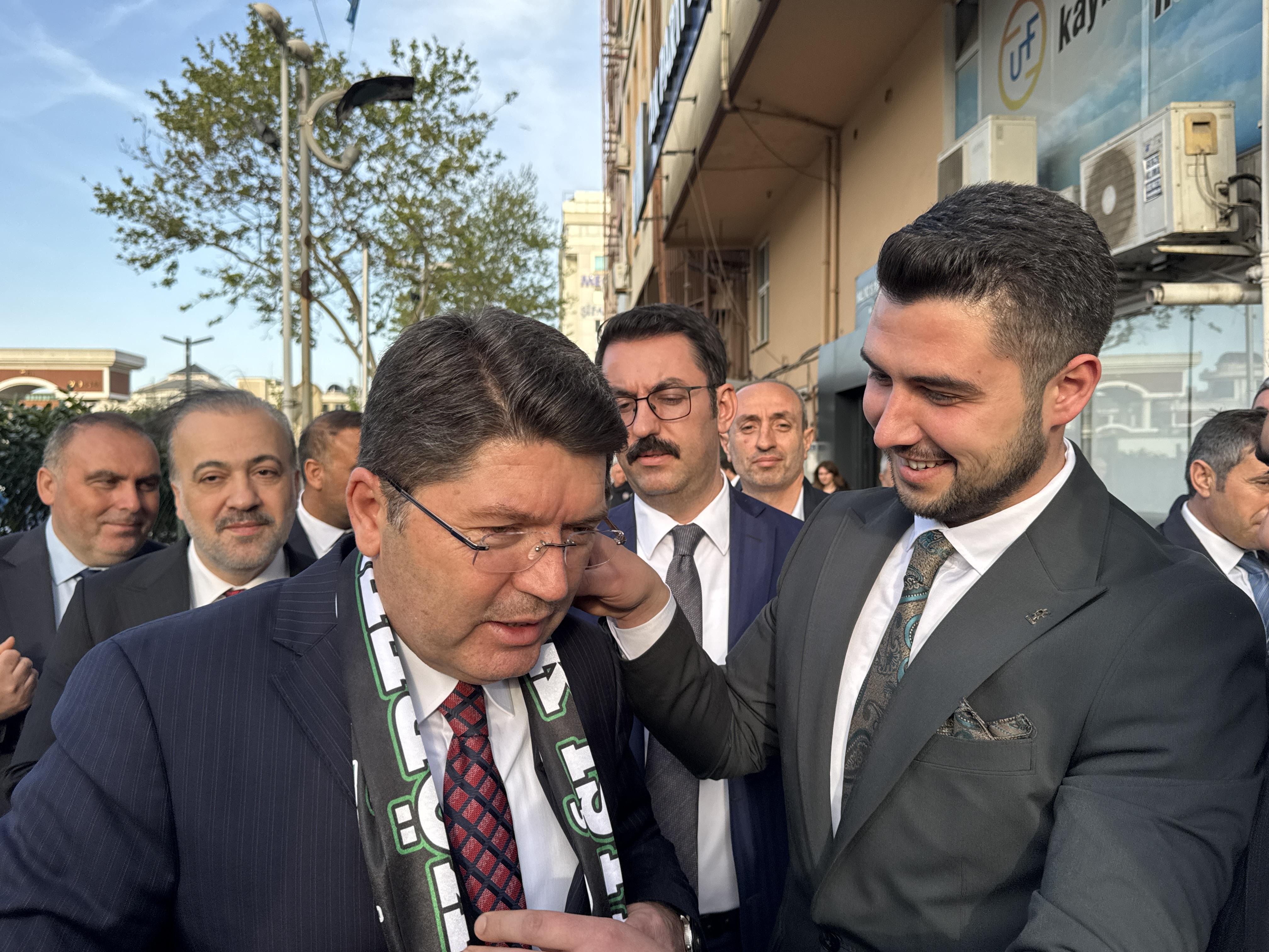 Eyup Akbaldan Yilmaz Tunca Kocaelispor atkisi 1