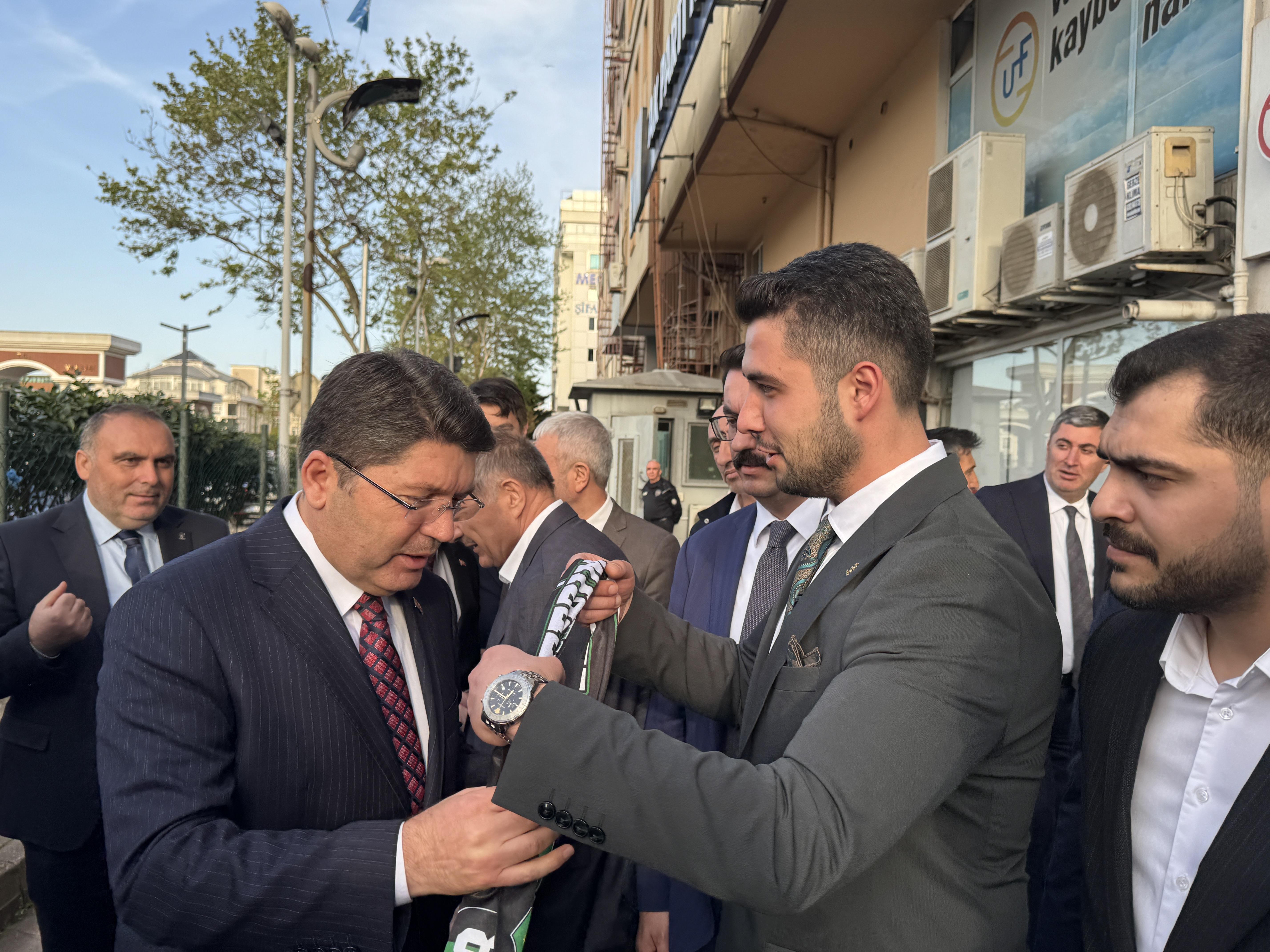 Eyup Akbaldan Yilmaz Tunca Kocaelispor atkisi