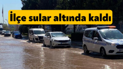 Kocaeli'nin Derince ilçesinde devam eden altyapı çalışmaları sırasında ana su