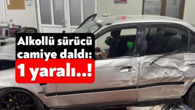 Kocaeli'nin İzmit ilçesinde alkollü olduğu iddia edilen sürücü camiye daldı.