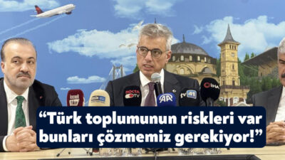 AK Parti Kocaeli İl Başkanlığı'nı ziyarete eden Sağlık Bakanı Kemal