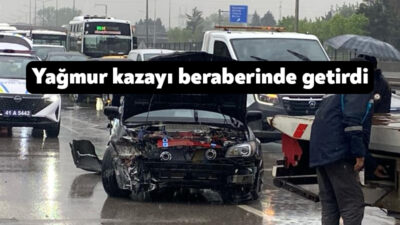 Kocaeli'nin İzmit ilçesinde yağış sebebiyle kayganlaşan yolda otomobil ve hafif