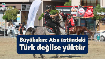 Kocaeli Büyükşehir Belediyesi’nin destekleriyle Derince’de düzenlenen cirit müsabakaları renkli görüntülere