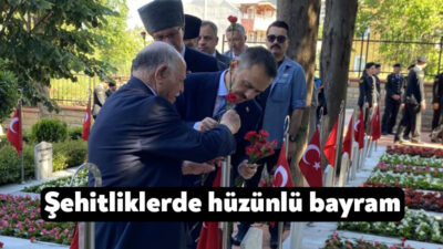 Kocaeli'de Namazgâh ve Polis Şehitliğinde hüzünlü bayram yaşandı. Ziyarette