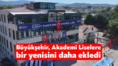Başiskele Cahit Zarifoğlu Akademi Lise yeni hizmet binası tanıtıldı. Törende