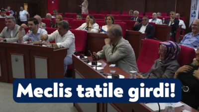İzmit Belediyesi’nin temmuz ayı meclis toplantısı Meclis Başkanvekili Mehmet Ümit