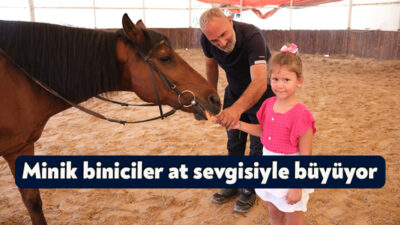 Kocaeli Büyükşehir Belediyesi’nin çocuklara at sevgisini kazandırmak amacıyla başlattığı ücretsiz