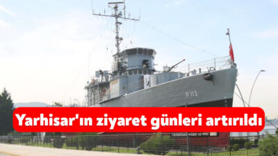 Gölcük ilçesindeki Kavaklı Sahili'nde sergilenen Türkiye'nin ilk karaya yerleştirilmiş
