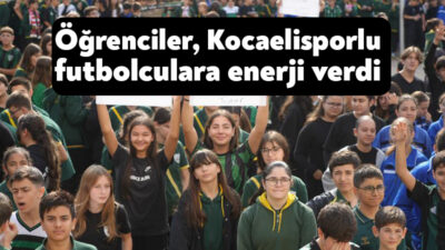 Kocaelispor, futbolcuları ile öğrencileri okullarda buluşturmaya yeniden başladı. Öğrencilerin ilgisinden