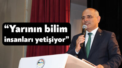 Körfez’de düzenlenen “Bilim Şenliği” programına katılan, gençlerin çalışmalarını inceleyen Başkan