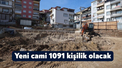 İzmit Kuruçeşme’de riskli olduğu için yıkılan Merkez Camii yerine yenisi