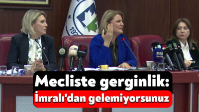 İzmit Belediyesi’nin aralık ayı meclis toplantısı bugün gerçekleştirildi. Belediye binasındaki