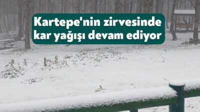 İstanbul'un yanı başındaki önemli kış turizm merkezlerinden Kartepe'de kar yağışı