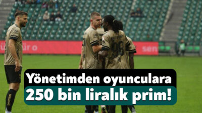 Trendyol Süper Lig’de ilk yarının son maçında Antalyaspor’u sahasında 2-1’le