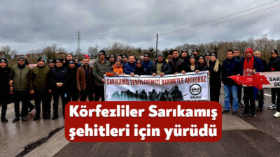 Körfez’de Sarıkamış şehitleri için yüzlerce Körfezli Türk bayrakları ile İlimtepe’de