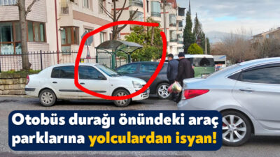 Gölcük’te durak önüne park edilen araçlar tepkiye neden oldu. Yetkililere