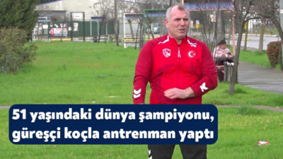 Kocaeli'nin Kandıra ilçesinde hayvanlarına yem verirken koçla güreştiği anları sosyal