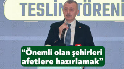 Kocaeli Büyükşehir Belediye Başkanı Tahir Büyükakın, AFAD’ın eğitimlerine katılan arama-kurtarma