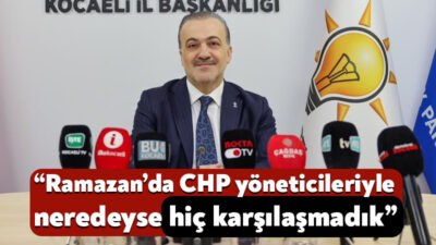 Ak Parti Kocaeli İl Başkanı Şahin Talus, parti il binasında
