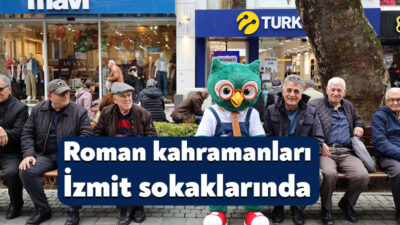 Kocaeli Büyükşehir Belediyesi’nin düzenlediği “Roman Kahramanları İzmit’te” etkinliği, edebiyatı sokağa
