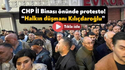 CHP Kocaeli İl Binası önünde toplanan partililer faşizme karşı omuz