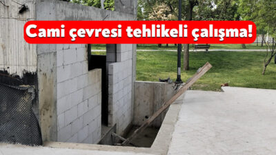 Kartepe’de cami çevresindeki inşaat çalışması bir vatandaşın telefon kamerasına yansıdı.