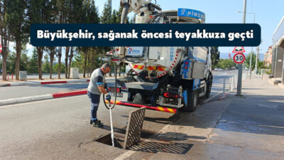 Kocaeli Valiliği’nin kuvvetli sağanak uyarısının ardından Kocaeli Büyükşehir Belediyesi, kent