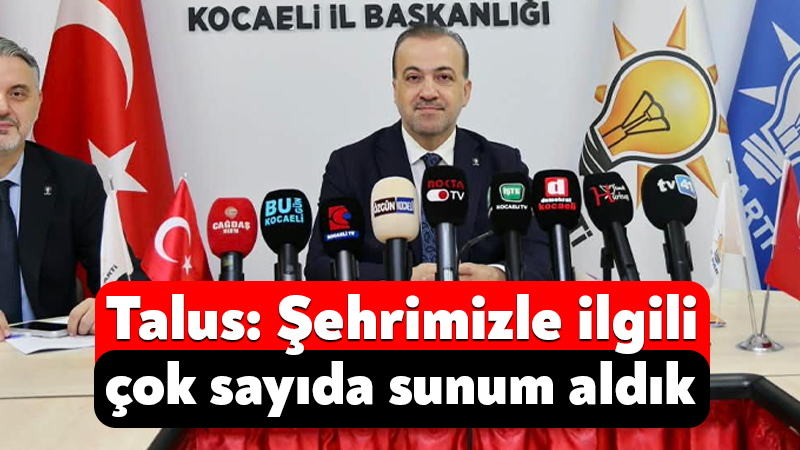 Ak Parti Kocaeli İl Başkanı Şahin Talus, parti il binasında