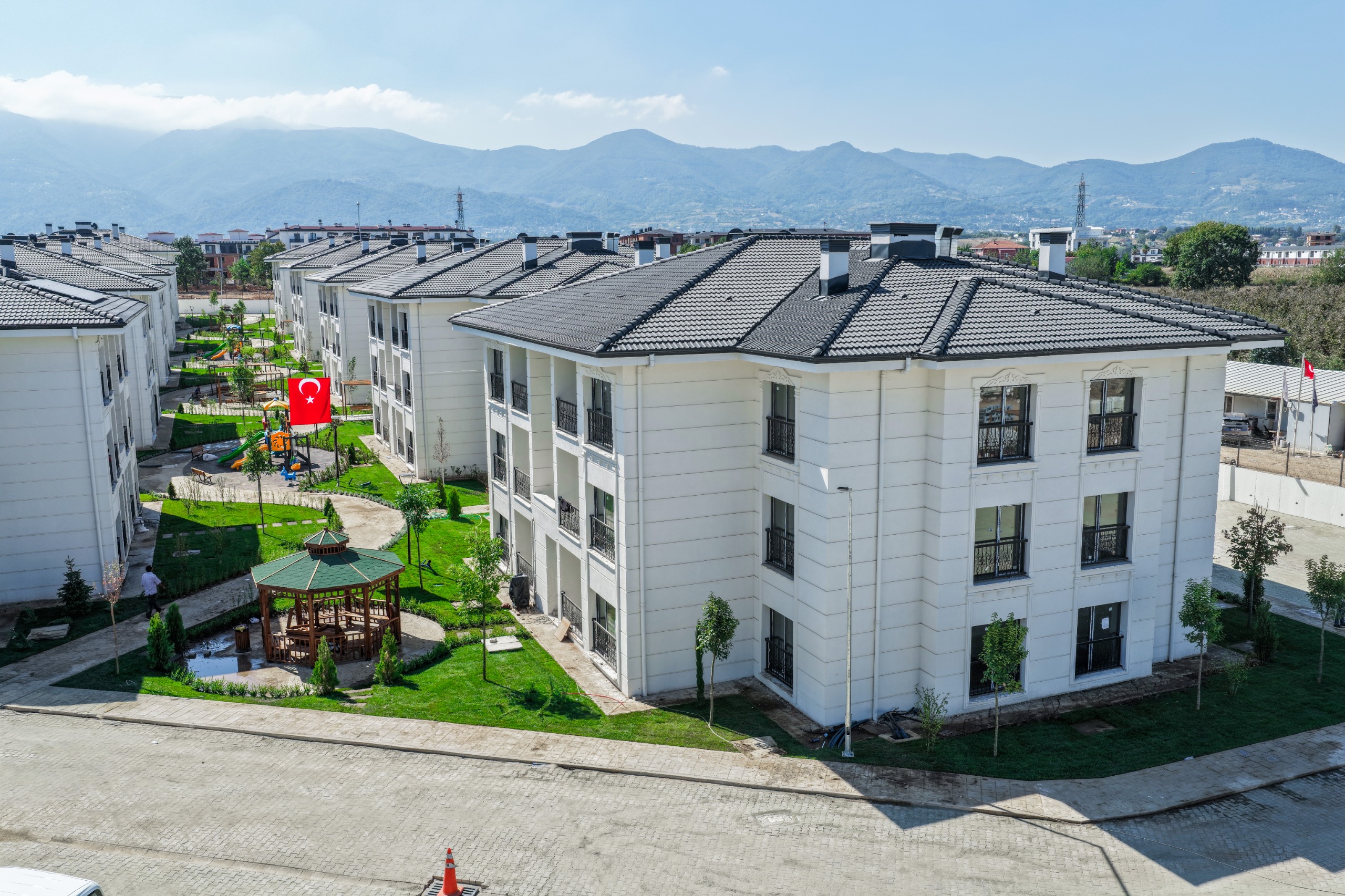 Kartepe Kent Konutlarinda hak sahipleri yarin evlerine kavusuyor 1
